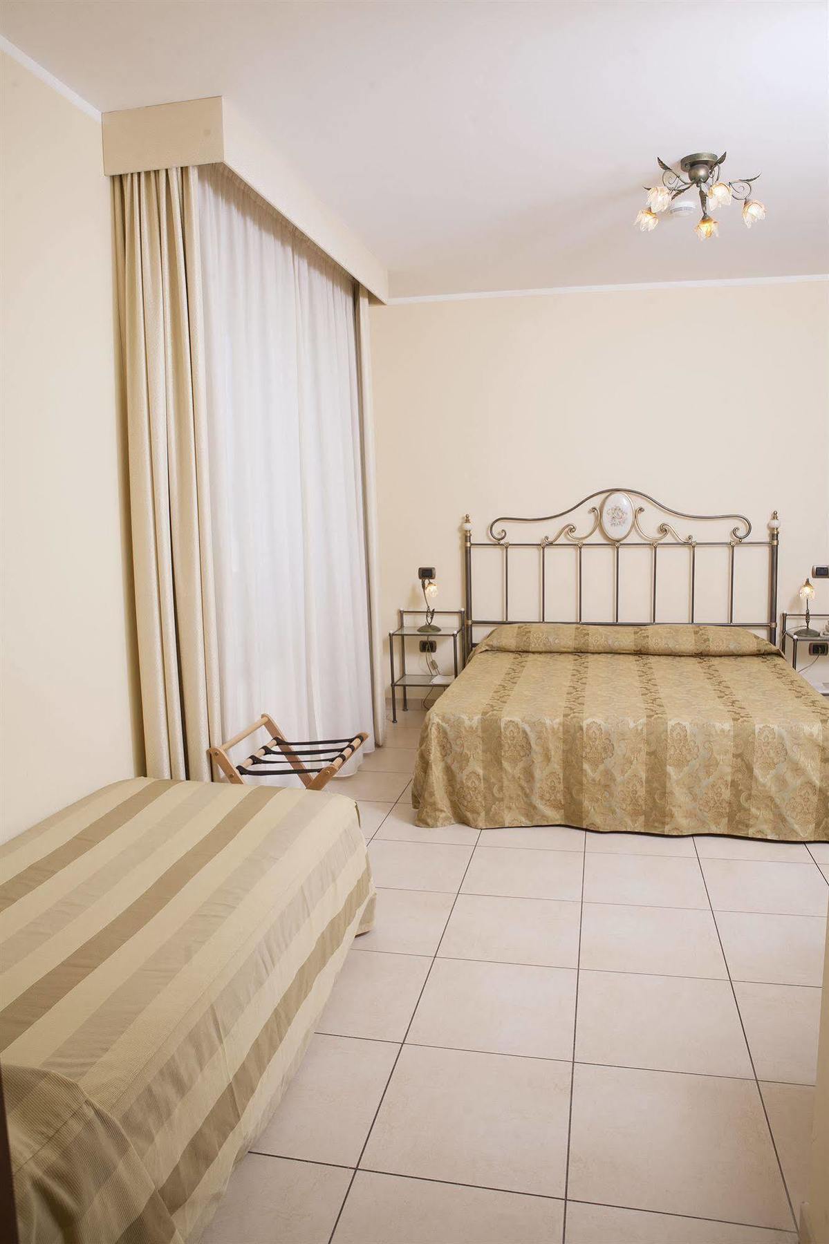 Hotel Villa Fiorita Giulianova Eksteriør bilde